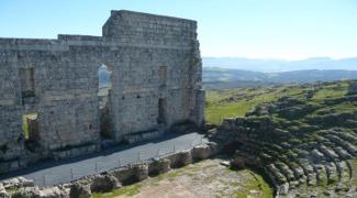 Cycling past Acinipo on our Cyling Mini Tour in Spain